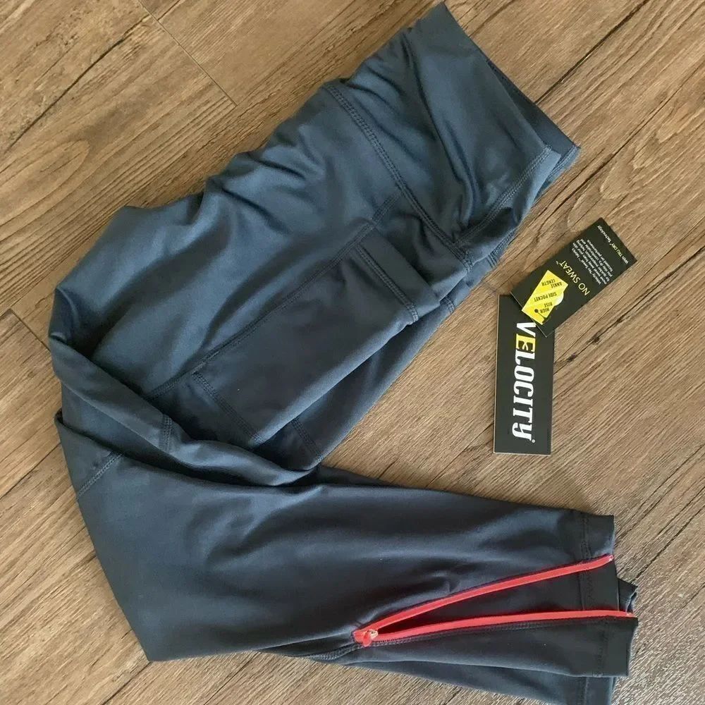 Velocity workout leggings .